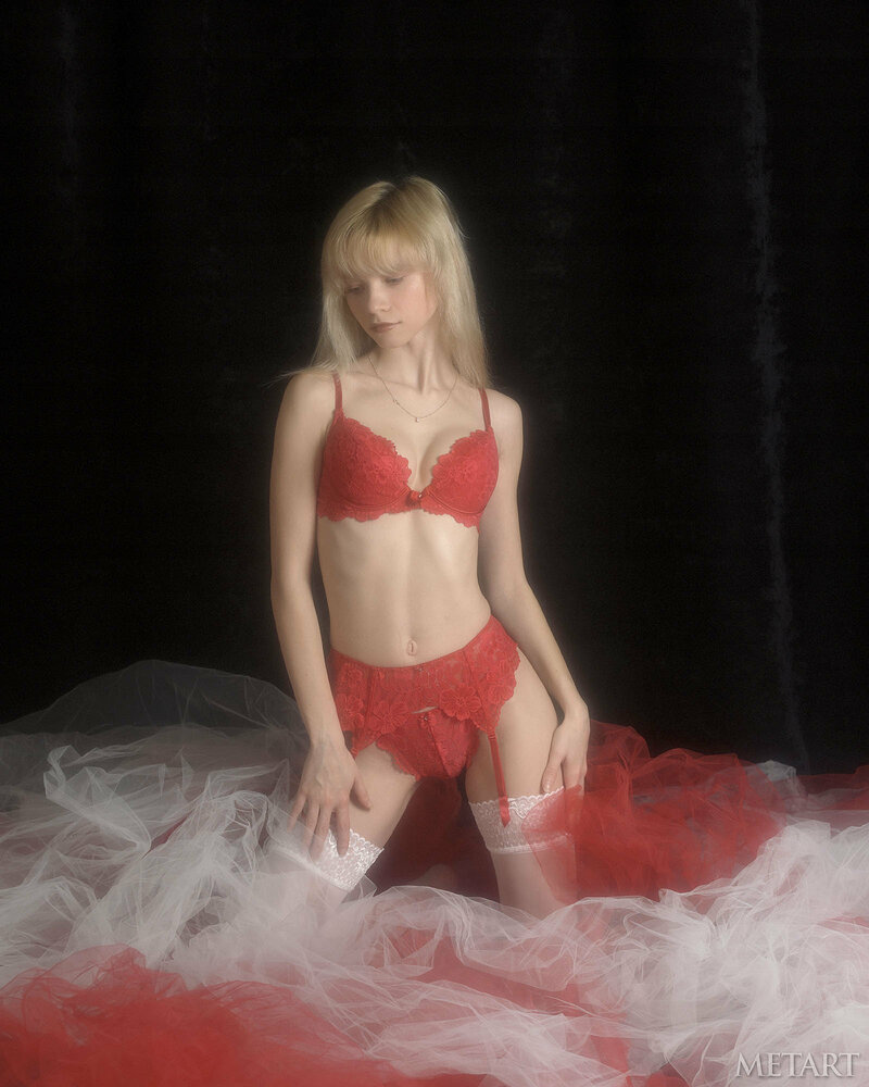 Елена, 28 лет, 0 размер груди